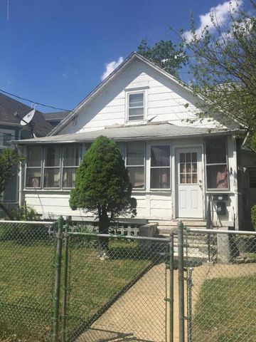 25 Birch St, Lakewood, NJ 08701-4702