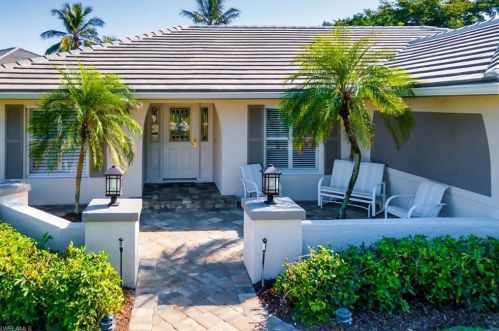 9969 Treasure Cay Ln, Bonita Springs, FL 34135-6878