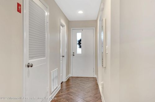 21 Carol Ct, Tinton Falls, NJ 07724-3027