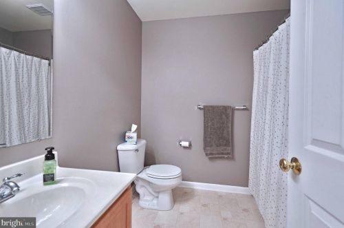 196 Maple Ct, Alburtis PA  18011-9592 exterior