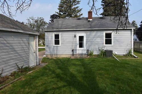 720 Gray St, Green Bay, WI 54303-3935