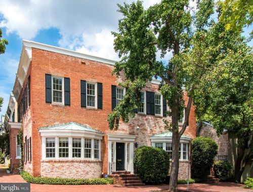 2821 Olive St, Washington, DC 20007-3328