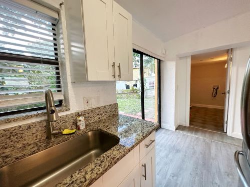 3105 Ocean Pkwy, Boynton Beach FL  33435-1652 exterior