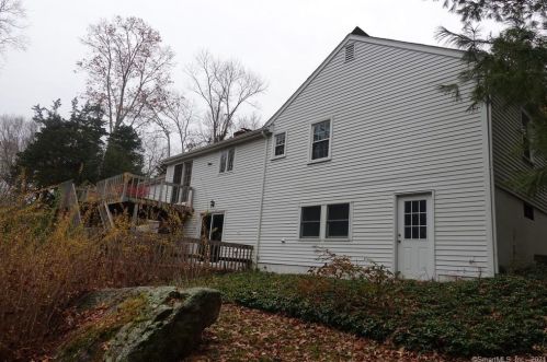 23 Wildwood Dr, Lyme, CT 06371-1833