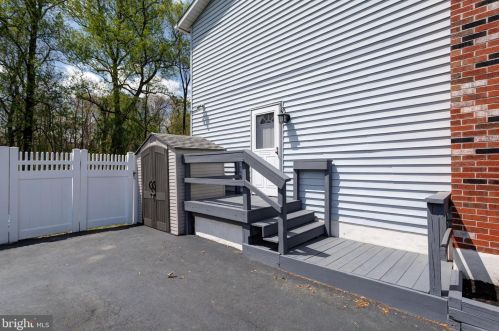 1942 Bergdoll Ave, Boothwyn PA 19061-2618 exterior