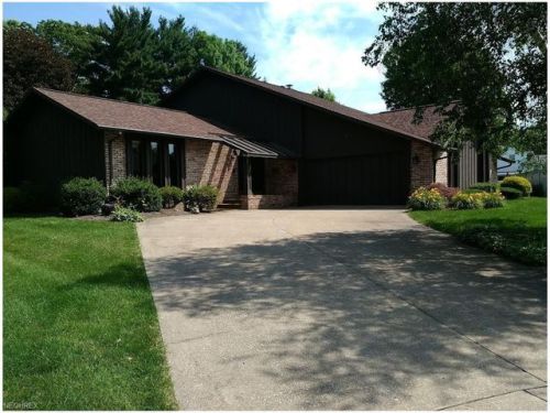 1905 Heritage Cir, Parral, OH 44622-1035
