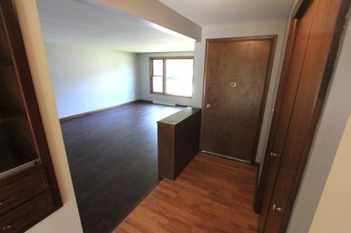 1256 Alice Dr, Green Bay, WI 54304-4242