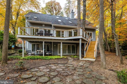 11903 Triple Crown Rd, Herndon VA  20191-3015 exterior