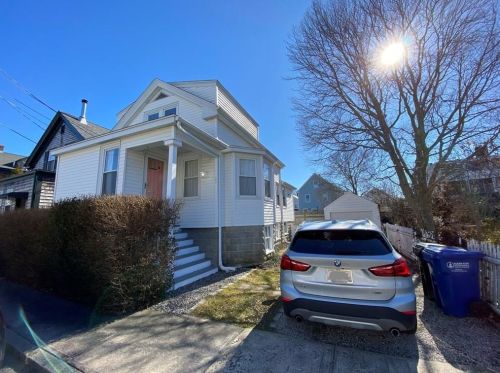 49 Connection St, Middletown RI  02840-3907 exterior