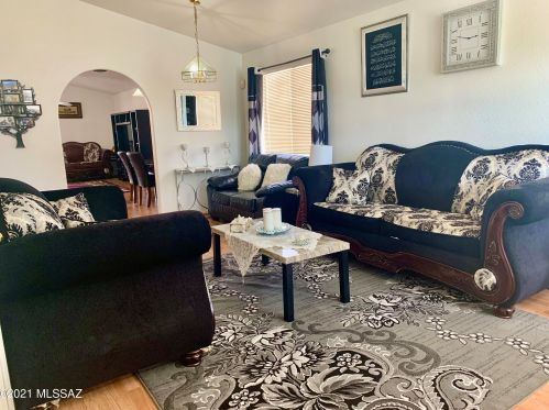 7031 Mustang Flyer Way, Tucson, AZ 85730-4917