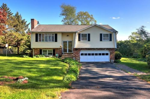 69 Ipswitch Rd, Bristol, CT 06010-7167
