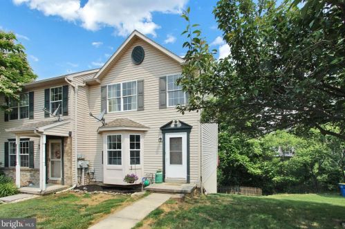 70 Zachary Dr, Hanover, PA 17331-8647