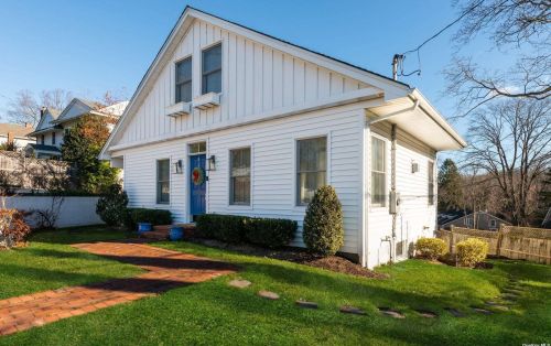 15 Locust Pl, Matinecock, NY 11560-1811