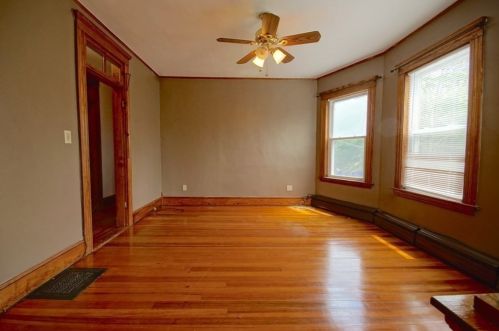 75 Crescent St, Swampscott MA 01907-1010 exterior