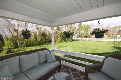 6745 Fayette St, Haymarket VA  20169-2916 exterior