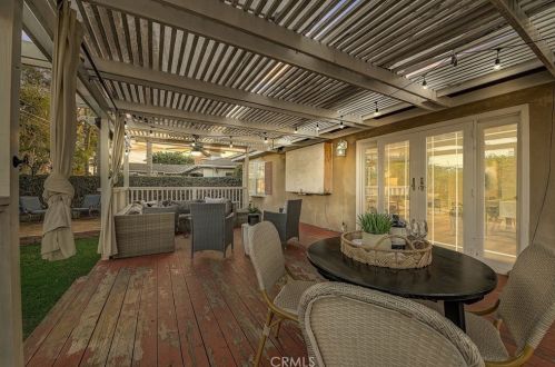 820 Stevely Ave, Long Beach CA 90815-3557 exterior