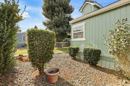 6 Whispering Way, Lodi CA  95242-9563 exterior