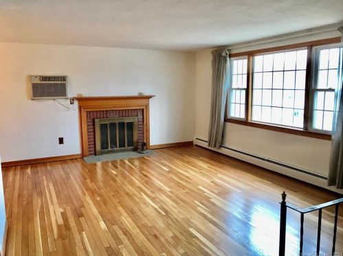 69 Valley View Rd, Norwalk, CT 06851-1041