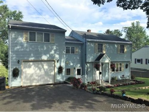 8 Tharrat Pl, Whitesboro, NY 13492-1616