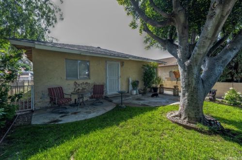 7854 Lemp Ave, North Hollywood, CA 91605-2634
