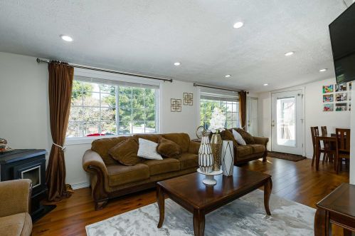 6 Rockledge Rd, Poughkeepsie NY 12601-6203 exterior