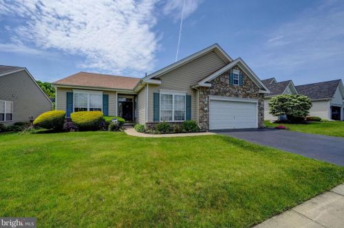 24 Chamber Ln, Columbus NJ  08022-2313 exterior