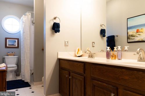 12429 Great Falls Dr, Bristow, VA 20136-2152