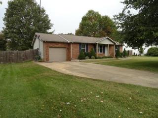 1728 Broadripple Dr, Clarksville, TN 37042-4622
