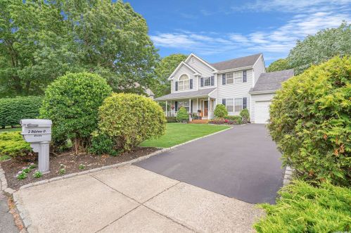 2 Oldstone Ct, South Setauket, NY 11720-2880
