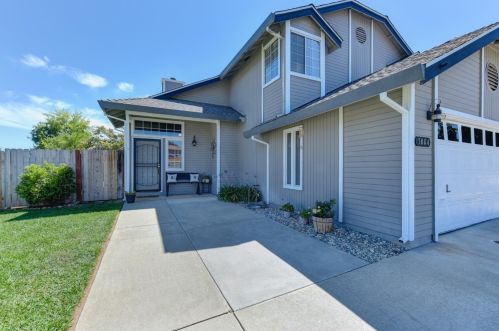 7064 Castle Creek Way, Rio Linda CA  95673-2441 exterior