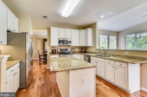 527 Rugby Ct, Purcellville VA  20132-3415 exterior