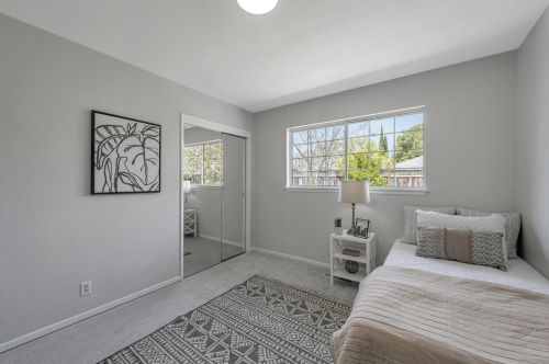 957 Lorne Way, Sunnyvale CA 94087-4916 exterior