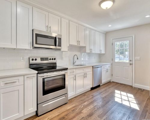 77 Andrews Ave, Wheatley Heights NY  11798-1833 exterior