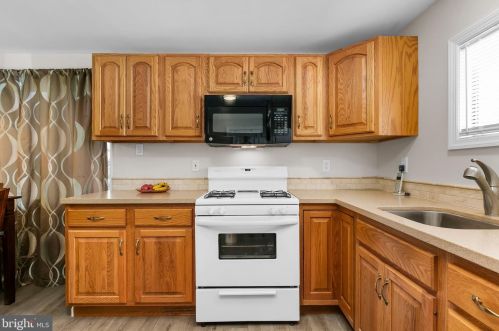 14 Hemsing Dr, Lumberton Township NJ  08048-3060 exterior