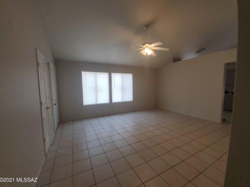 5424 Wembly Rd, Tucson, AZ 85746-3935