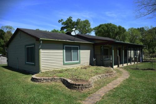 1302 Bear Bottom Dr, Dinsmore, TX 77488-9503