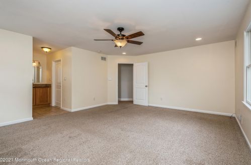 317 Pine St, Middletown NJ  07748-5545 exterior