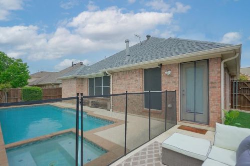 2605 Cross Haven Dr, Lewisville TX  75028-2484 exterior