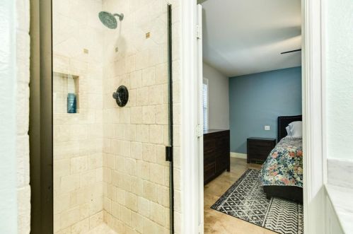 803 Sealy St, Galveston TX 77550-6221 exterior