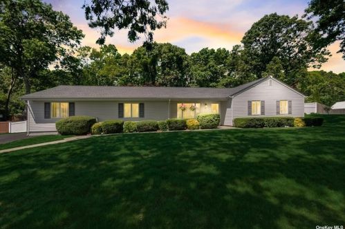 92 Forest Rd, South Setauket NY  11720-2256 exterior