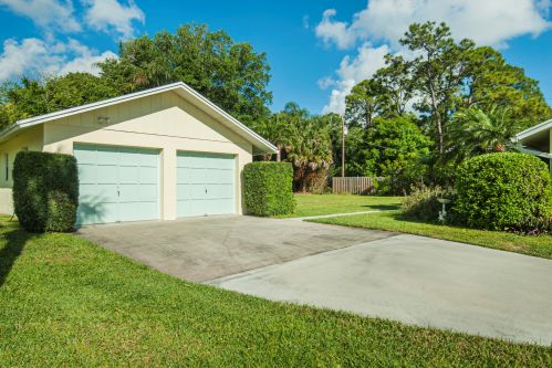 656 Braddock St, Sebastian, FL 32958-4408