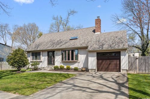 3 Madsen Ln, Elwood, NY 11731-1738