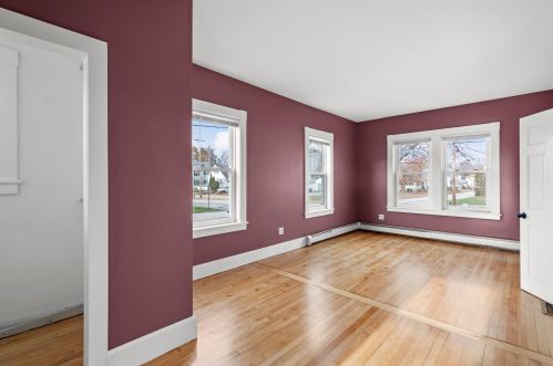 640 Mast Rd, Goffstown NH  03045 exterior