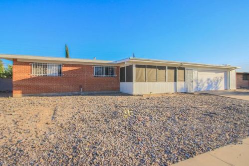 8876 Mcclellan St, Tucson, AZ 85710-4419