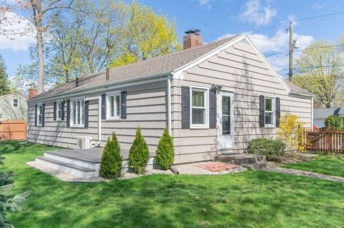 107 Barrington Rd, Springfield, MA 01106-3003