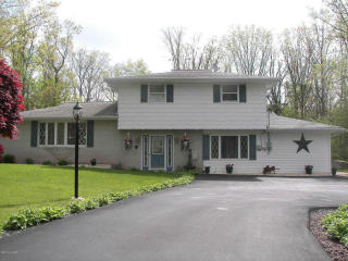 77 Prospect Rd, Sugarloaf, PA 18249-3619