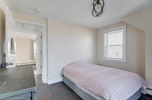 12 Cypress Ave, Tiverton RI  02878-1416 exterior