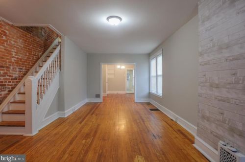 1618 Howland St, Wilmington, DE 19805-5313