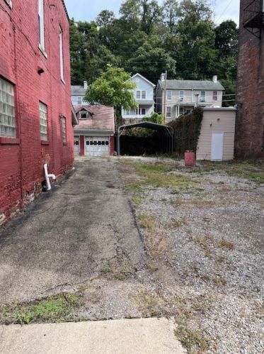 217 Main St, Fayette City, PA 15438-1096