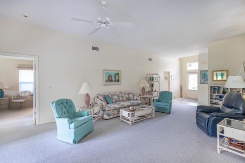 589 Juniper Way, Tavares, FL 32778-5610